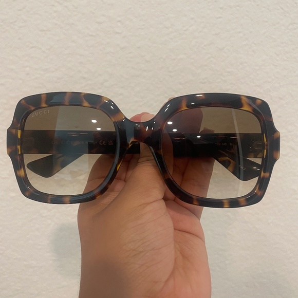Gucci sunglasses - Picture 1 of 9